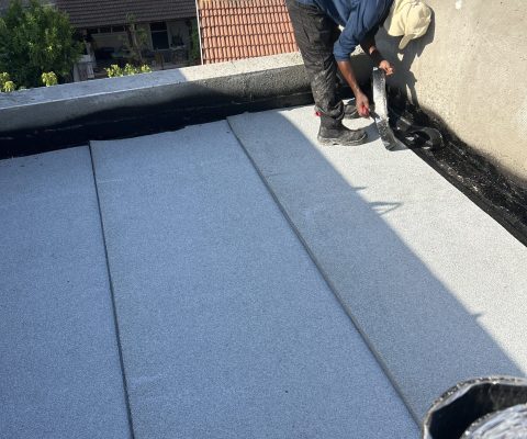 איטום גגות עם יריעות - הצוות בפעולה